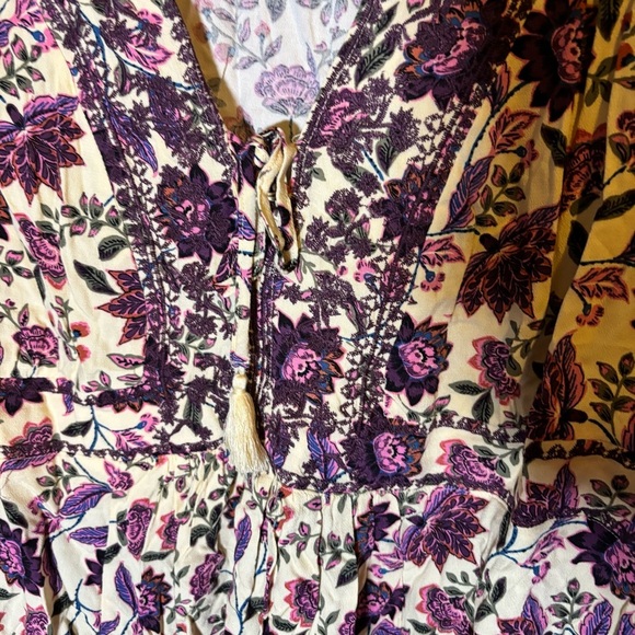 Torrid Bohemian Fit and Flare Long Sleeve Floral V-Neck Blouse 1X - Picture 7 of 8